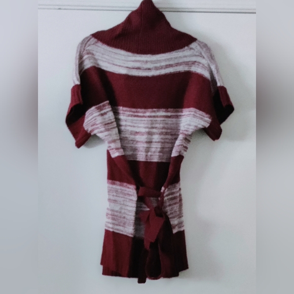 Short Sleeve Burgundy Sweater Blouse - Picture 2 of 2